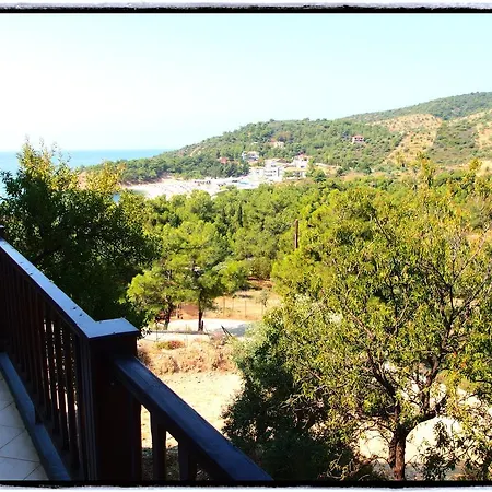 Thanasis شقة يميناريا