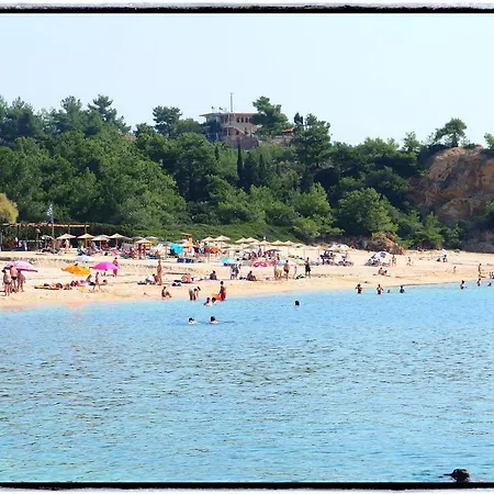 Thanasis شقة يميناريا